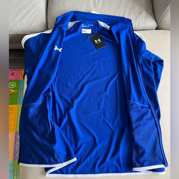 NWT - Under Armour Women’s Loose Fit Full Zip Jacket - Size XL - Picture 4 of 8